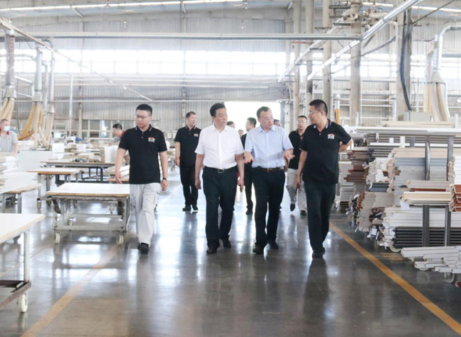 吉林森工集团党委书记、董事长王树平 莅临开云网页版登录中国有限公司调研指导工作